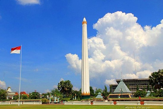 10 Gambar Tugu Pahlawan Surabaya, Sejarah Monumen Revolusi 